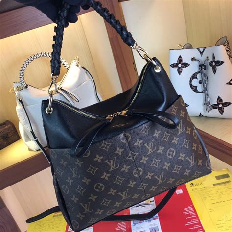 lv borsa femminile|Women's Designer Bags & Purses .